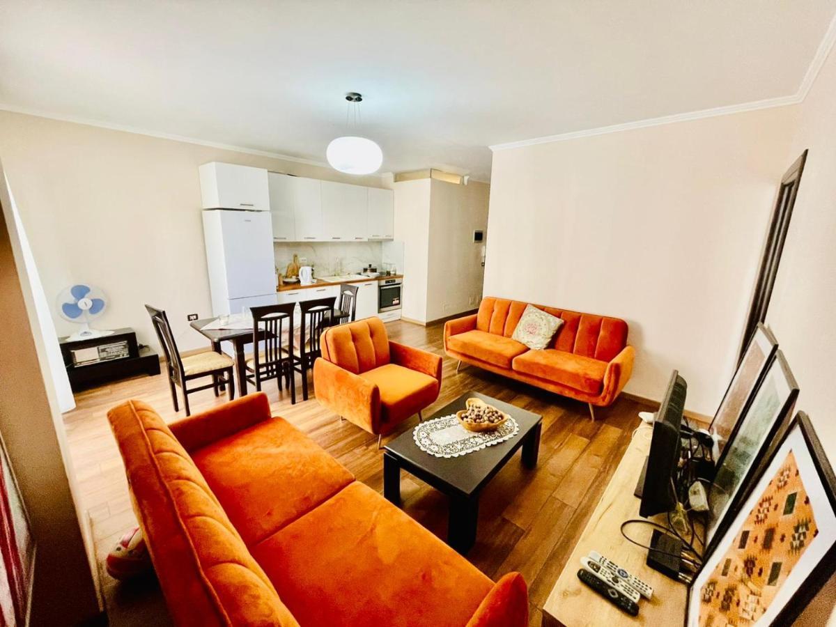 Spacious Apartment *
